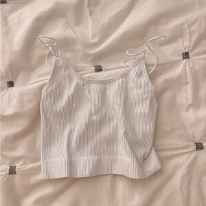 White aritzia Sunday best seamless ribbed cami tank